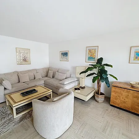 2 Bedroom With Parking 3 Mins From La Croisette *