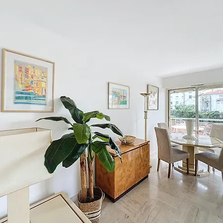 2 Bedroom With Parking 3 Mins From La Croisette Διαμέρισμα Κάννες