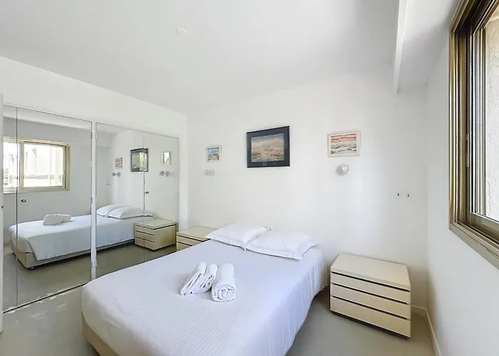 2 Bedroom With Parking 3 Mins From La Croisette