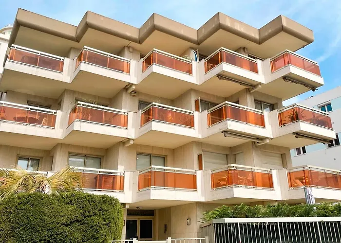 2 Bedroom With Parking 3 Mins From La Croisette *