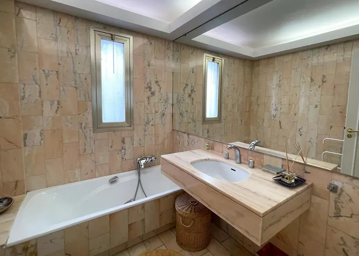 Apartment 2 Bedroom With Parking 3 Mins From La Croisette Cannes